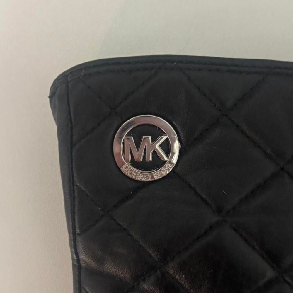 Michael-Kors Women's Black Quilted Leather Gloves - Picture 3 of 8